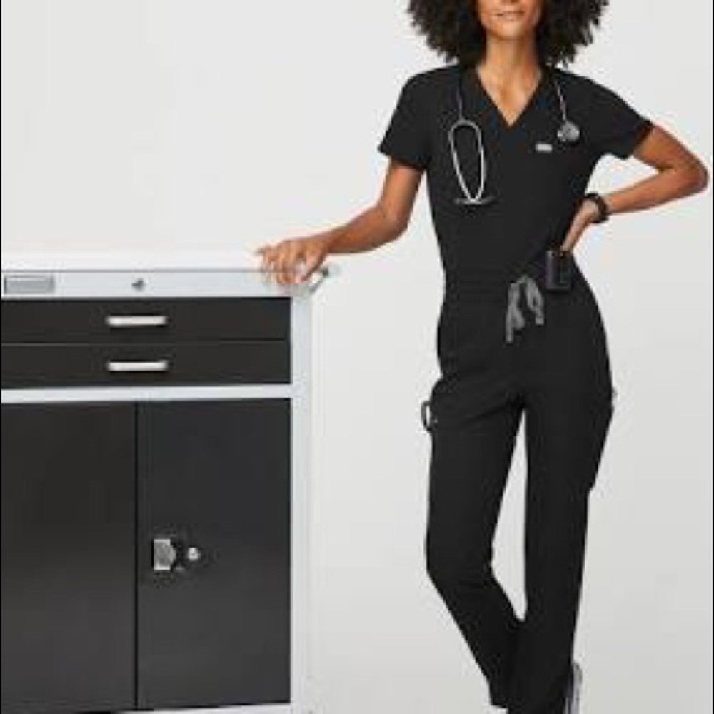 Figs black scrub set with joggers